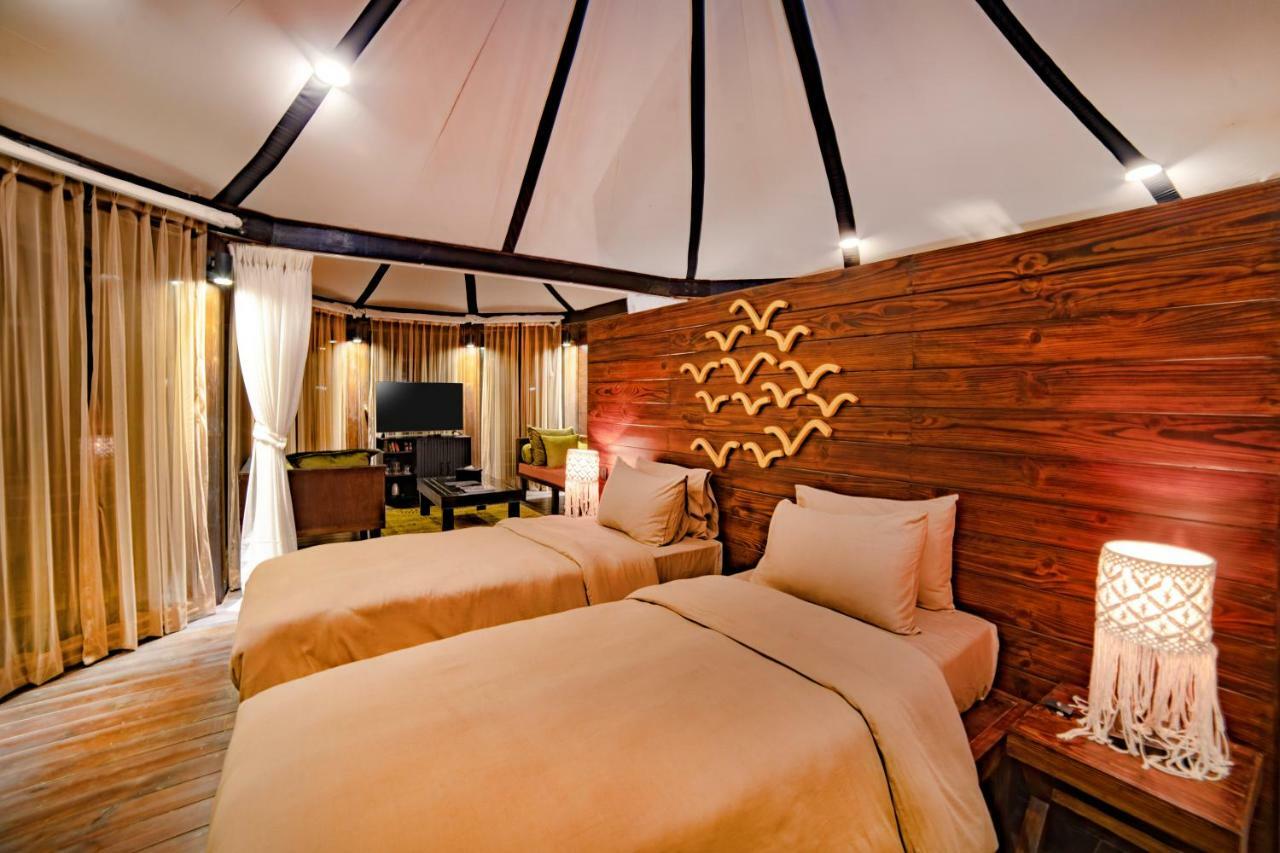 The Pavilions Himalayas Lake View Pokhara Extérieur photo